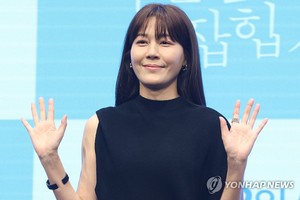 &apos;멱살 한번&apos; 기자로 변신한 김하늘 "시청률 두 자릿수 목표"