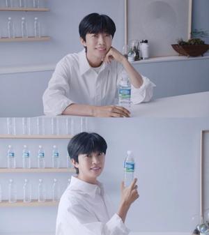 임영웅, &apos;진짜 제주삼다수가 땅을&apos;…2024 TV CF 토지보호 편 공개