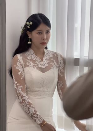 &apos;재혼&apos; 한정원, 득녀 후 뒤늦은 결혼식…웨딩사진 공개