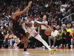 NBA 오클라호마시티, 토론토 꺾고 4연승…0.5경기차 서부 선두