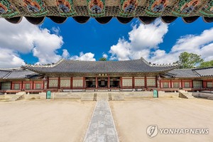 &apos;왕비의 공간&apos; 경복궁 교태전에 꽃·원숭이그림 둔다…구찌 후원