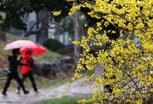 전국 흐리고 비…경남 남해안과 제주도 최대 80㎜(오늘 날씨 예보)