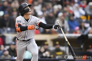 이정후, MLB 3경기 만에 첫 홈런…한국 선수로는 15번째(종합2보)