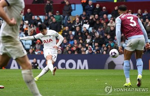 손흥민의 빌라전 쐐기포, 토트넘 &apos;3월의 골&apos;…시즌 4번째 수상