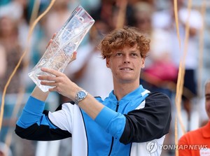 신네르, 마이애미오픈 테니스 우승…세계 랭킹 2위로 상승