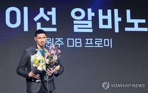 알바노, 프로농구 최초 &apos;외국 국적 MVP&apos;…감독상은 DB 김주성