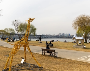 크라운해태-서울시, 한강공원 조각 순회전시회 개최