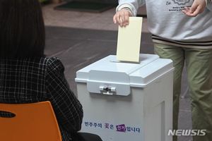 총선 캐스팅보트 연령대는 2030, 막판 &apos;최대 변수&apos; 부상…무당층 38%