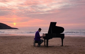 신안 자은도 양산해변에 피아노 포토존 설치