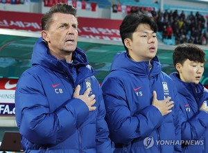 &apos;필리핀 3-0 완파&apos; 벨 감독 "하프타임 적극적 움직임 주문 주효"