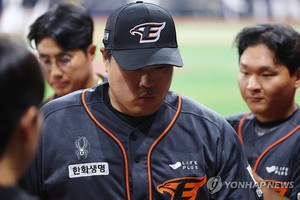 류현진의 이상 신호, 70구 넘어가면 난타…공이 몰린다