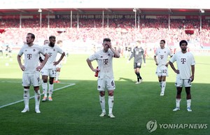 김민재, 5경기 만에 선발 출격에도…뮌헨, 승격팀에 역전패 충격