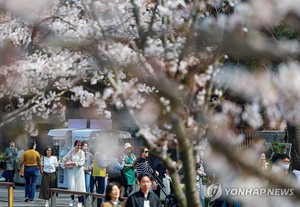 낮 최고 26도로 포근한 월요일…중부내륙은 대기 건조(오늘 날씨 예보)