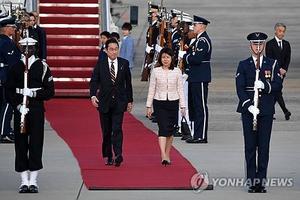 일본 총리, 미국 국빈 방문 일정 시작…日, &apos;재무장&apos; 가능한 &apos;보통국가화&apos; 향한 중대 이정표