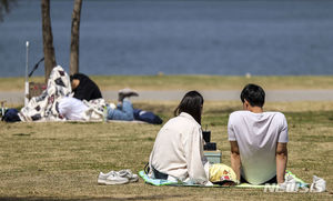 낮 20도 안팎 포근한 총선 본투표날…일교차 커(오늘 날씨 예보)