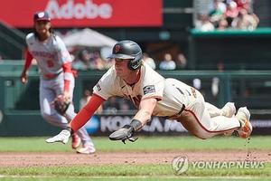 MLB 유일 &apos;무도루&apos; SF, 이정후 대신 투입된 피츠제럴드가 2도루