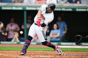 &apos;형제자매의 날&apos;에 형제 선수에게 홈런 헌납한 MLB 페디