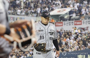 류현진, KBO 복귀승 요건 달성…6이닝 1피안타 8K 무실점 역투