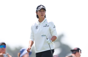 박지영, KLPGA 투어 메디힐·한국일보 챔피언십 3R 2타 차 선두