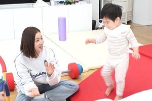 &apos;강철 체력&apos; 강소라, 지치지도 않네