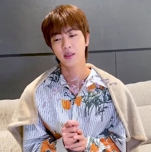 [BTS News] 방탄소년단 진, 4월의 석진 &apos;1위부터 실트 싹쓸이&apos; 전 세계 팬들 열광