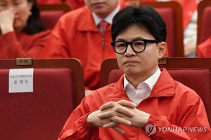 홍준표 "깜도 안돼"에 한동훈측 "비열한 짓"…서로를 &apos;개&apos;로 비난