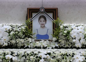 故박보람, 이틀째 빈소 조문…허각이 제일 먼저 달려와