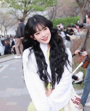 최준희, ♥남친과 벚꽃 데이트 사진 공개…눈부신 미모