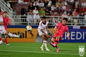 &apos;이영준 극장골&apos; 황선홍호, 올림픽 예선 첫판서 UAE 1-0 제압