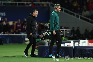 &apos;퇴장·UCL 4강 진출 실패&apos; 사비 바르사 감독, 판정 불만 폭발