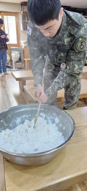 방탄소년단 진, 군복무 중에도 못 말리는 전통주 사랑…"덕분에 전통주 많이 알려"