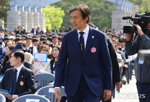 조국 "윤석열 대통령, 늦었지만 이재명 대표와 만나 다행…나도 만나야"