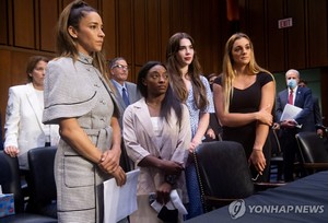 "체조선수 성폭력 늑장수사"…美정부, 피해자와 1천900억원 합의