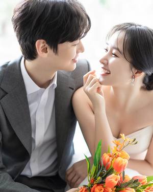 “인생의 다음 챕터로”…스피카 출신 나래, ♥배우 김선웅과 결혼 발표