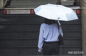 부처님오신날에도 전국 비…돌풍·천둥번개에 싸락우박도(내일 날씨 예보)