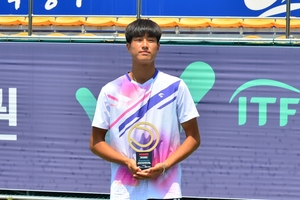 김무빈·홍예리, 하나증권 양구국제주니어 테니스 단식 우승