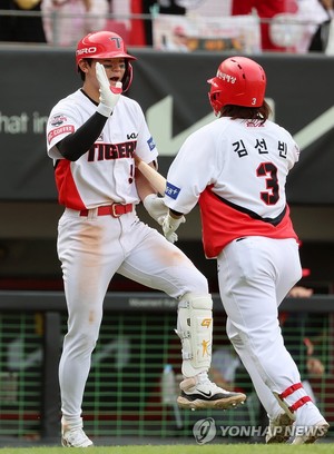 KIA, 김선빈 2번 타순 배치…"김도영 앞에 경험 많은 선수를"