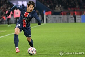 &apos;이강인 교체 투입&apos; PSG, 툴루즈에 3-0 완승…개막 12경기 무패