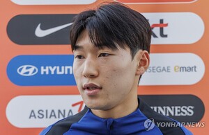 배준호, 핸드볼 반칙으로 골 취소…스토크시티, QPR과 1-1 비겨