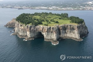 천연기념물 제주 범섬에 토끼 번식…포획 작업 추진