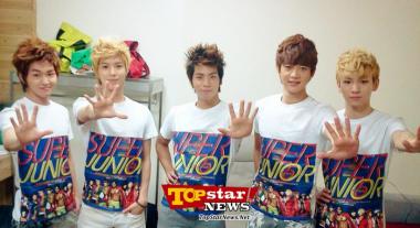 샤이니(SHINee), 슈퍼주니어(Super Junior) 티셔츠 입고 응원 사진 공개