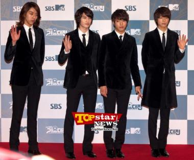 씨엔블루(CNBLUE), &apos;2011 SBS 가요대전&apos; 포토월 현장