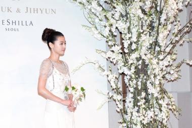 결혼하는 전지현(Jun Ji Hyun), ‘기자회견도 화보처럼’ …전지현 결혼식 기자회견 현장