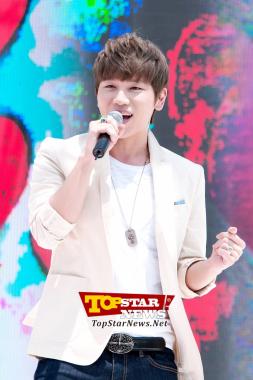 케이윌(K.will), &apos;아이들에게 힘을 주세요!&apos; …2012 희망 TV SBS 생방송 현장 [K-POP PHOTO]