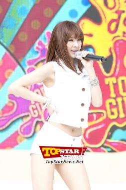 다이나믹한 바디가 돋보이는 지나(G.NA) …2012 희망 TV SBS 생방송 현장 [K-POP PHOTO]