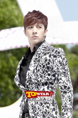 엠블랙(MBLAQ) 천둥, &apos;저도 이제 남자라구요&apos; …2012 희망 TV SBS 생방송 현장 [K-POP PHOTO]