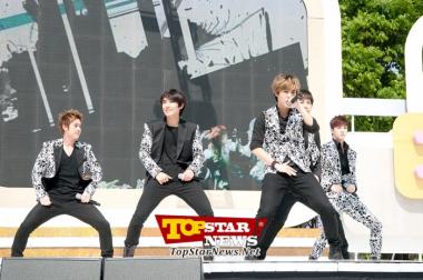 엠블랙(MBLAQ), &apos;남성미 뽐내며 oh yeah!&apos; …2012 희망 TV SBS 생방송 현장 [K-POP PHOTO]