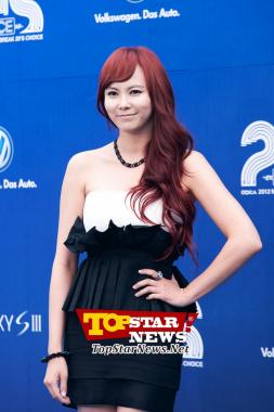 Kim Ji Woo, &apos;Red sexy hair&apos; at the 2012 Mnet 20&apos;s Choice [KPOP]
