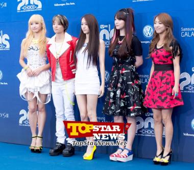 에프엑스(f(x)), &apos;일렉트릭쇼크처럼 짜릿한 무대 선보일거에요&apos; …2012 Mnet 20&apos;s Choice 블루카펫 현장 [K-STAR PHOTO]