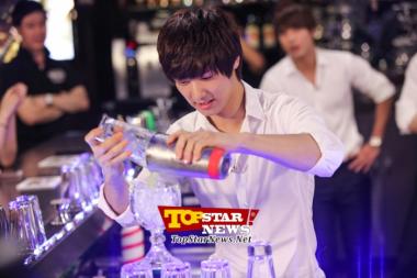CNBlue&apos;s Min Hyuk is one good looking bartender [KPOP]